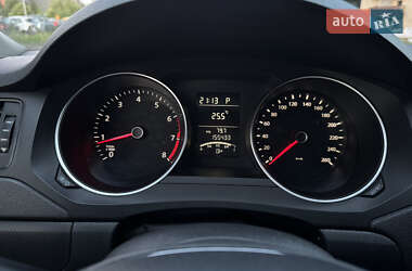 Седан Volkswagen Jetta 2016 в 