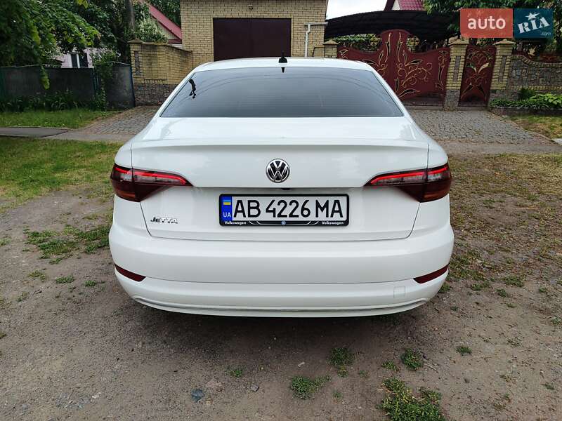Седан Volkswagen Jetta 2018 в Киеве