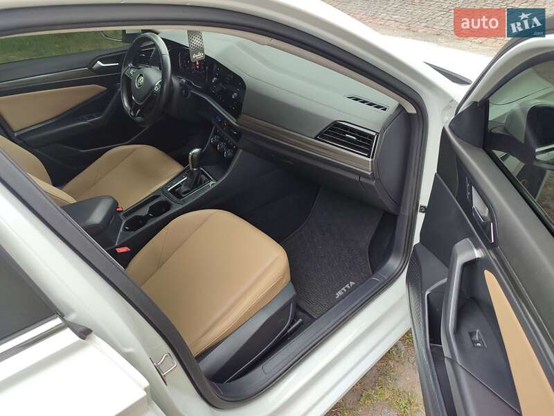 Седан Volkswagen Jetta 2018 в Киеве
