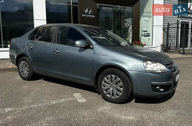 Седан Volkswagen Jetta 2008 в 