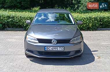Седан Volkswagen Jetta 2013 в Львові