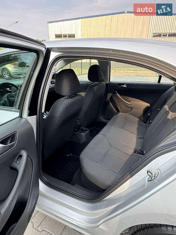 Седан Volkswagen Jetta 2011 в Киеве