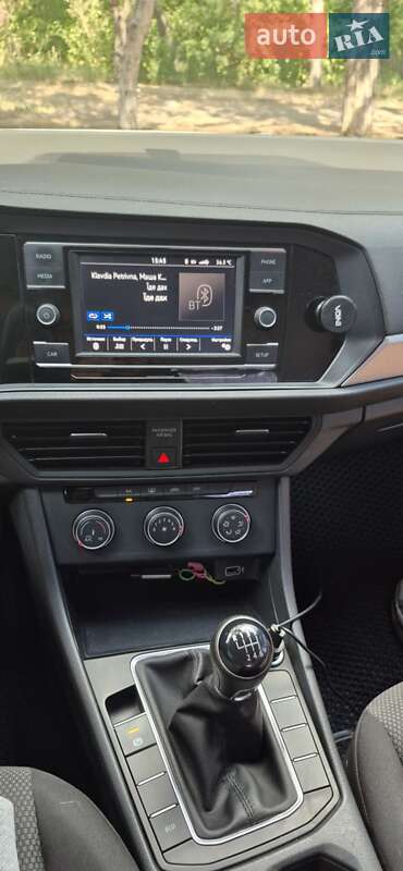 Седан Volkswagen Jetta 2018 в Днепре