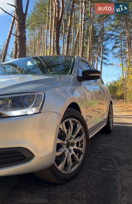 Седан Volkswagen Jetta 2011 в Харькове