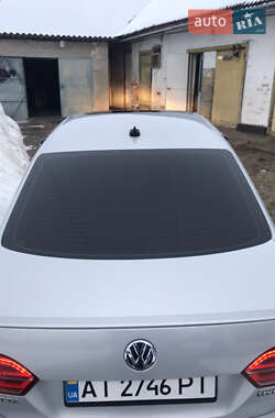 Седан Volkswagen Jetta 2012 в 