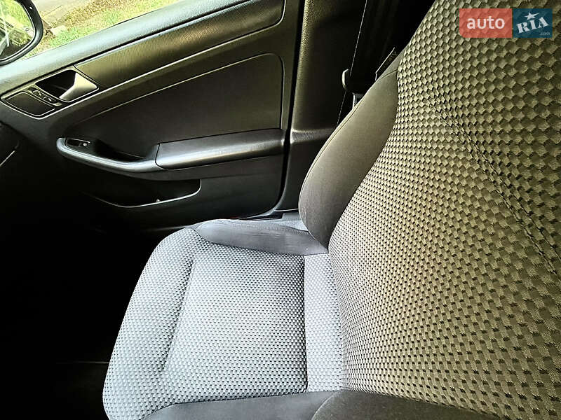 Седан Volkswagen Jetta 2012 в Днепре