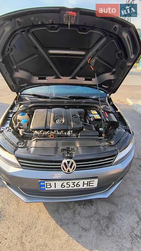 Седан Volkswagen Jetta 2012 в Полтаві