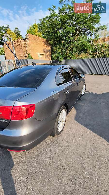 Седан Volkswagen Jetta 2012 в Полтаві