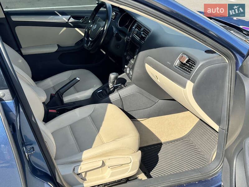 Седан Volkswagen Jetta 2014 в Чернигове