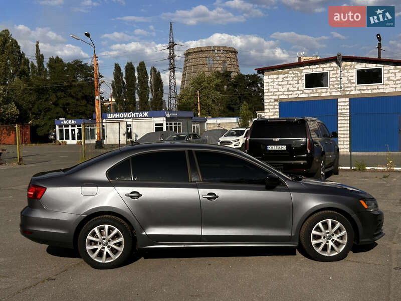 Седан Volkswagen Jetta 2015 в Киеве