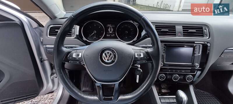 Седан Volkswagen Jetta 2016 в Львове