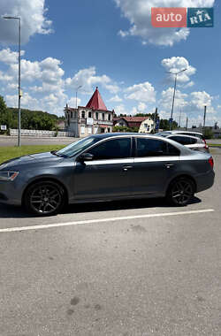 Седан Volkswagen Jetta 2014 в 