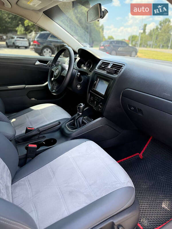 Седан Volkswagen Jetta 2014 в Вінниці