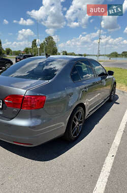Седан Volkswagen Jetta 2014 в 