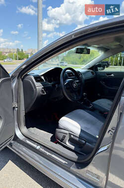 Седан Volkswagen Jetta 2014 в 