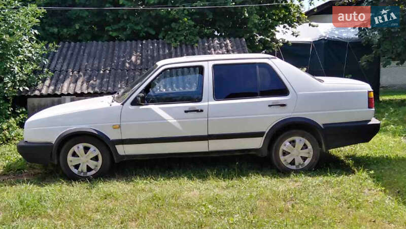Седан Volkswagen Jetta 1988 в Рожнятове