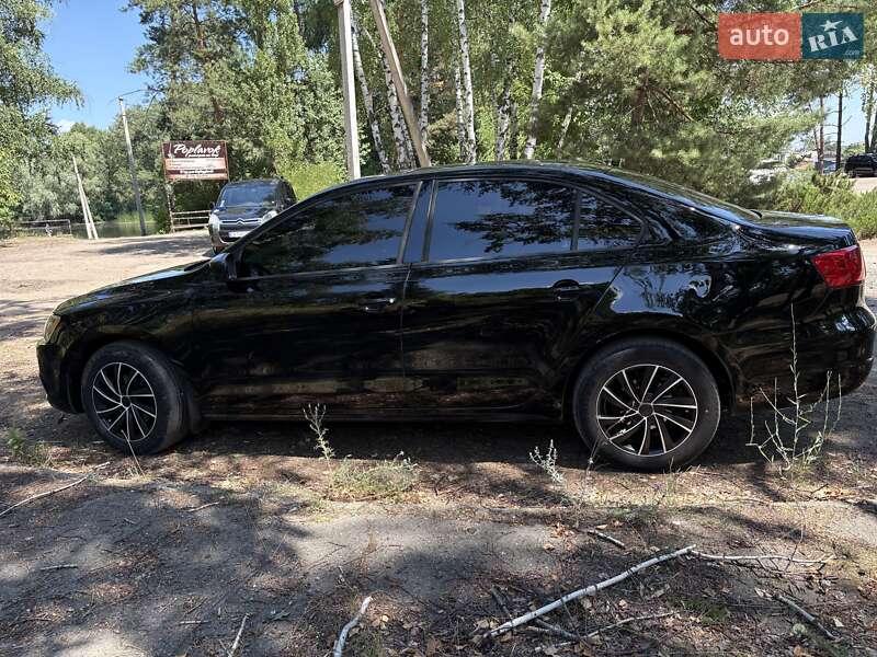 Седан Volkswagen Jetta 2012 в Черкасах
