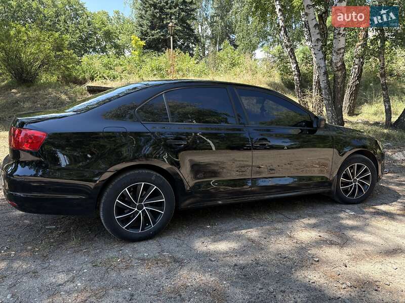 Седан Volkswagen Jetta 2012 в Черкасах