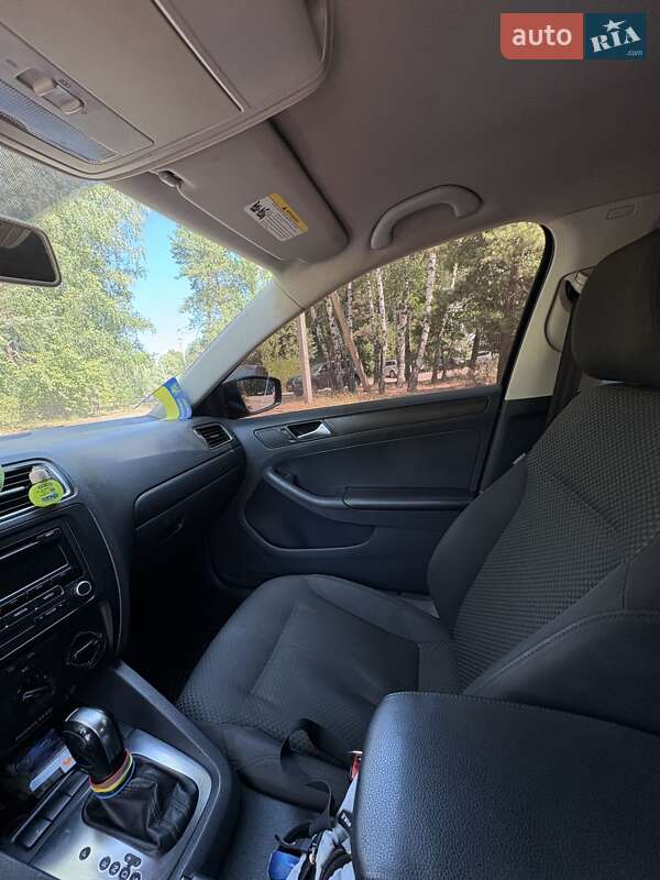 Седан Volkswagen Jetta 2012 в Черкасах