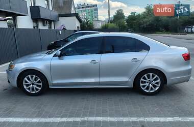 Седан Volkswagen Jetta 2013 в 