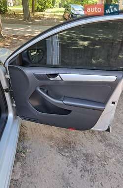 Седан Volkswagen Jetta 2012 в 