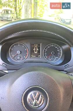 Седан Volkswagen Jetta 2012 в 