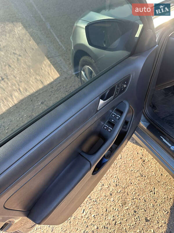 Седан Volkswagen Jetta 2011 в Полтаві
