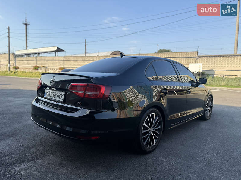 Седан Volkswagen Jetta 2015 в Днепре