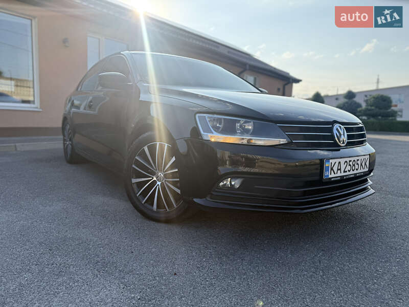 Седан Volkswagen Jetta 2015 в Днепре