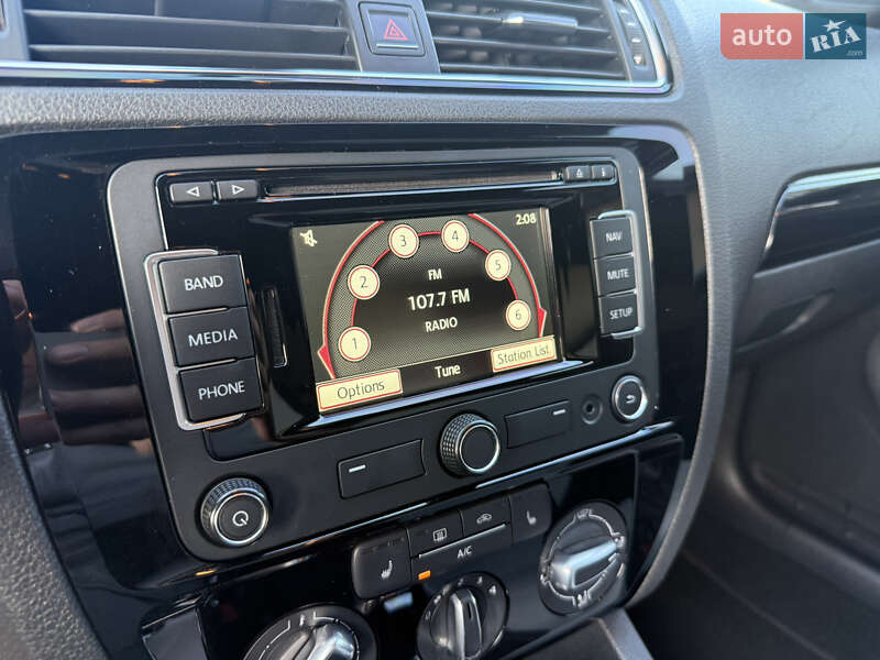 Седан Volkswagen Jetta 2015 в Днепре
