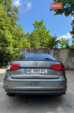 Седан Volkswagen Jetta 2016 в 