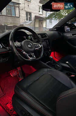 Седан Volkswagen Jetta 2016 в 