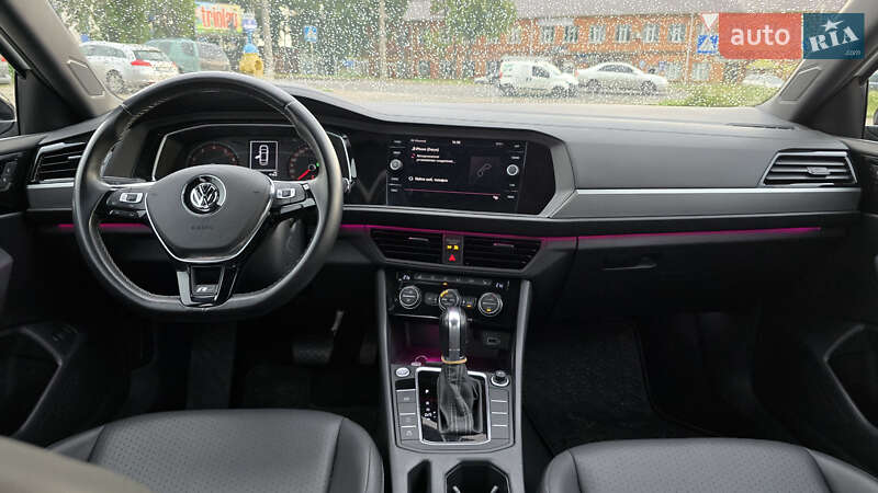 Седан Volkswagen Jetta 2019 в Сумах