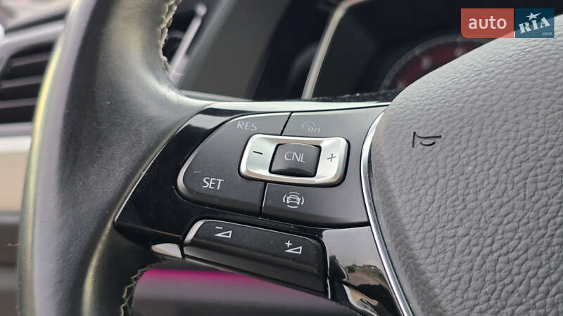 Седан Volkswagen Jetta 2019 в Сумах