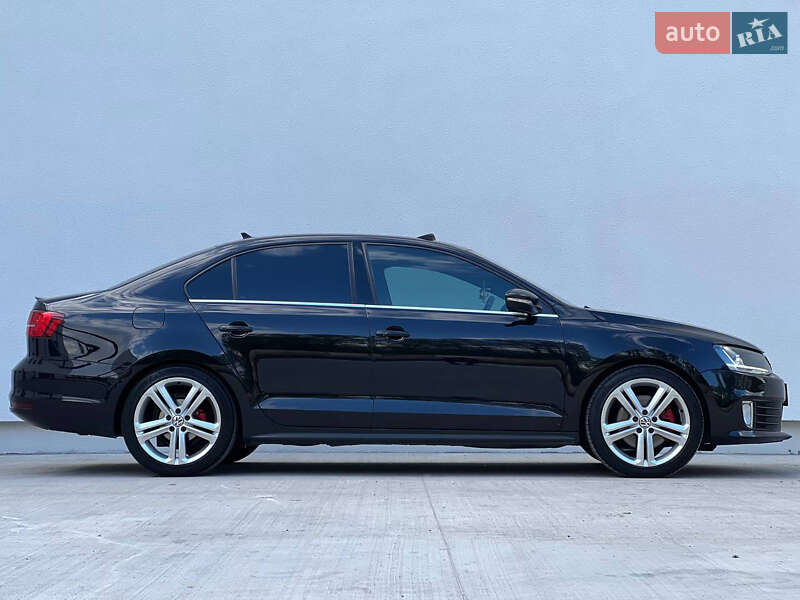 Седан Volkswagen Jetta 2015 в Тернополе