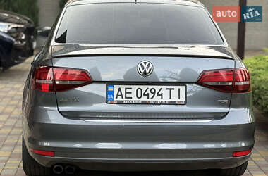 Седан Volkswagen Jetta 2015 в 