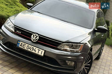 Седан Volkswagen Jetta 2015 в Днепре