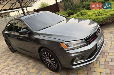 Седан Volkswagen Jetta 2015 в 