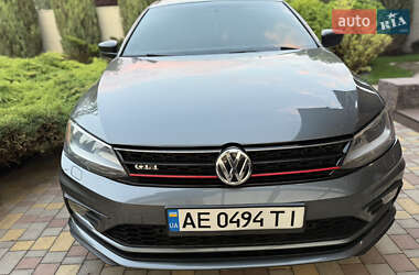 Седан Volkswagen Jetta 2015 в 