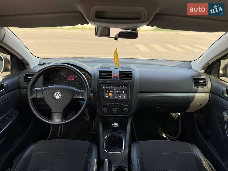 Седан Volkswagen Jetta 2008 в Кривом Роге
