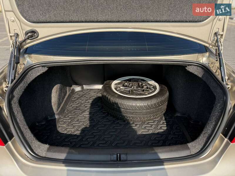Седан Volkswagen Jetta 2008 в Кривом Роге