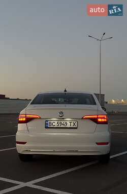 Седан Volkswagen Jetta 2020 в 