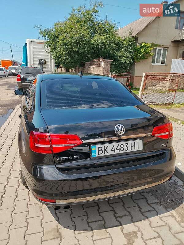 Седан Volkswagen Jetta 2015 в Рокитному