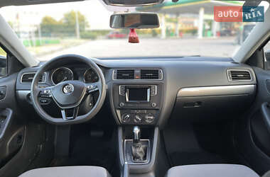 Седан Volkswagen Jetta 2017 в 