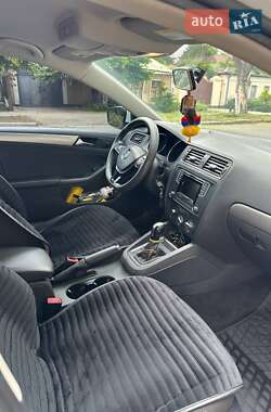 Седан Volkswagen Jetta 2017 в 