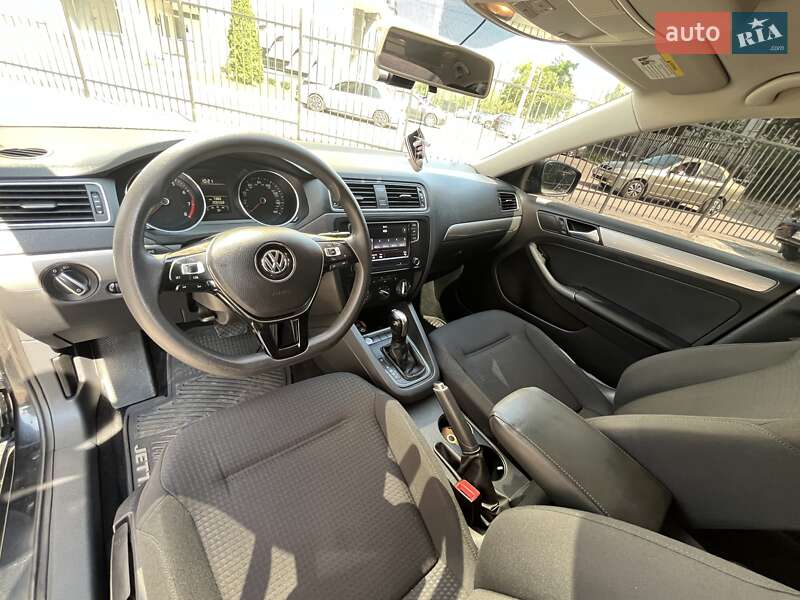 Седан Volkswagen Jetta 2015 в Черкассах