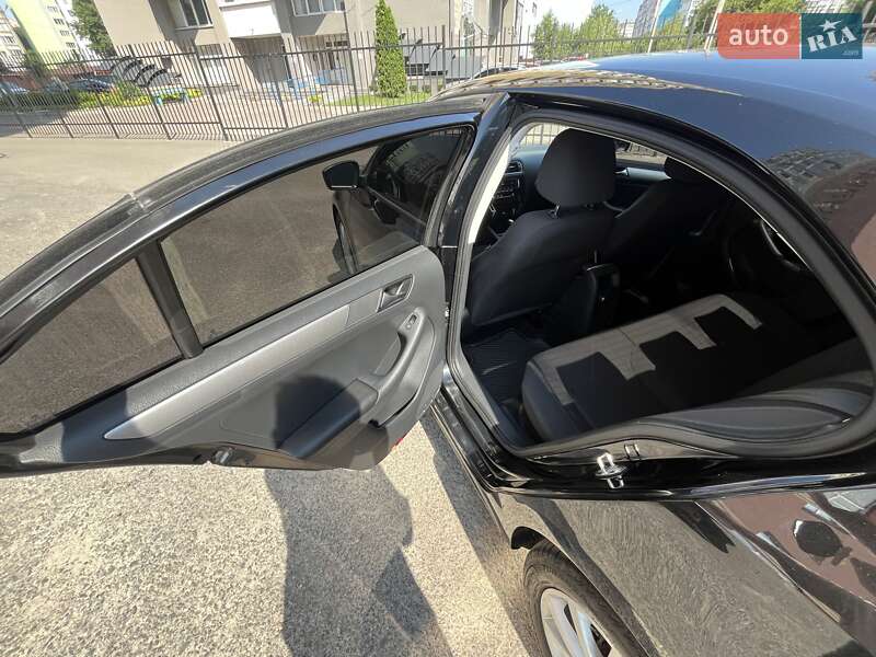 Седан Volkswagen Jetta 2015 в Черкассах
