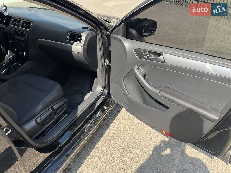Седан Volkswagen Jetta 2015 в Черкассах