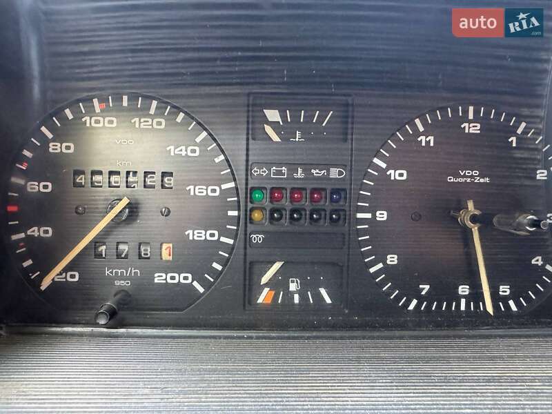 Седан Volkswagen Jetta 1990 в Варві