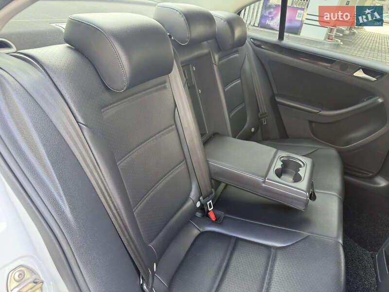 Седан Volkswagen Jetta 2015 в Одессе